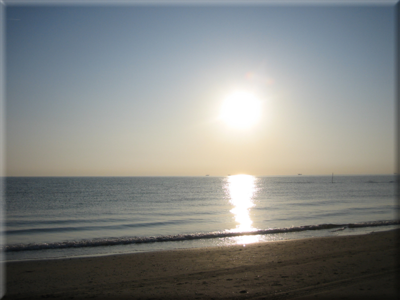 foto Alba sulla spiaggia di Riccione